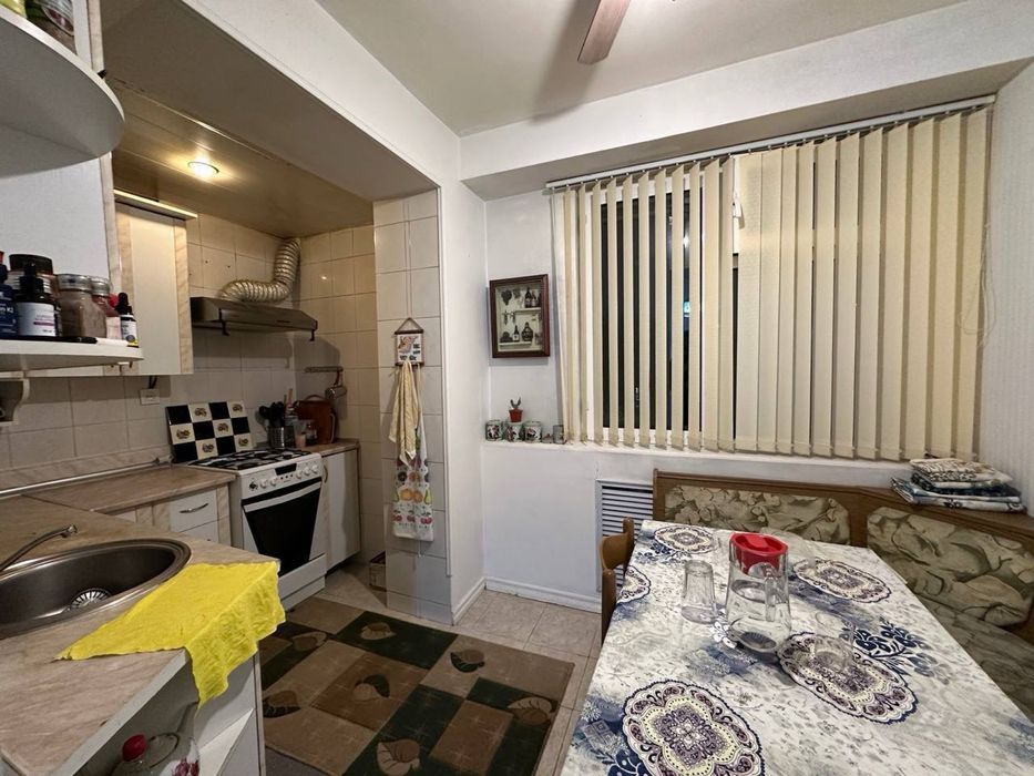 Квартира Ц-1 кафе Экорн  Ул. Садык Азимова 4/3/4 100 м2