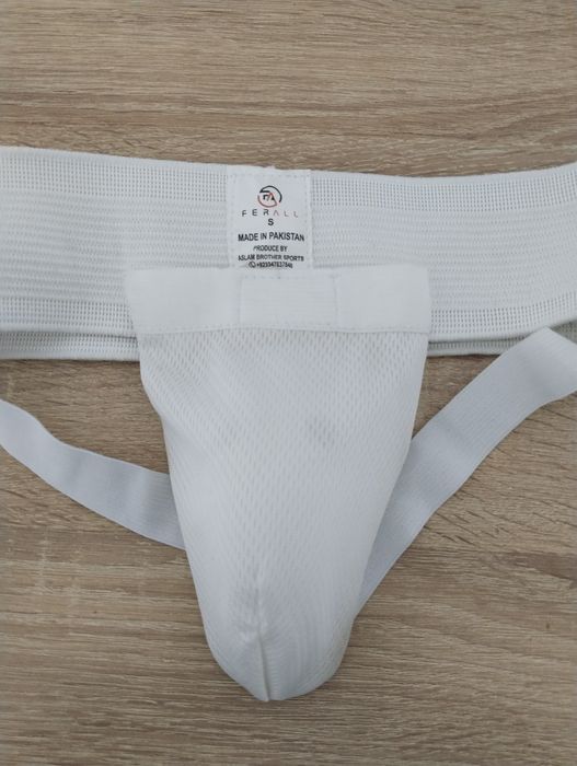 Продам белый  Шлем для таеквондо