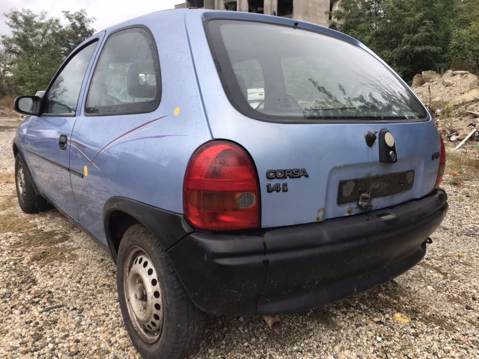 Опел корса 1.4 автоматик 1995г На Части