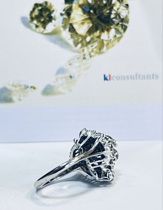 Дамски пръстен бяло злато и диаманти