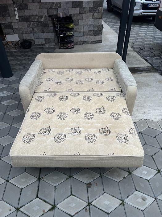 Canapea extensibilă 2 locuri – stare foarte bună