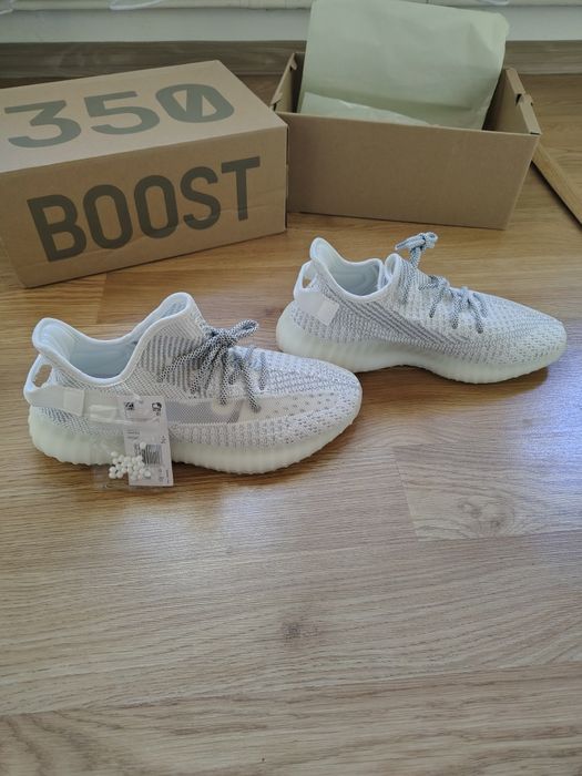 Yeezy 350 v2 mărimea 42