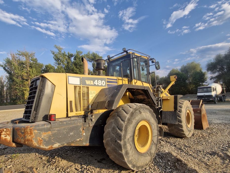 Vând incarcator KOMATSU