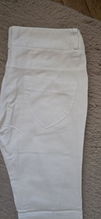 Pantaloni albi Tina R