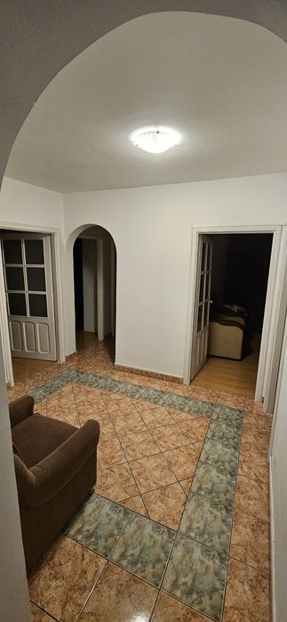 Propeietar închiriez apartament 3 camere