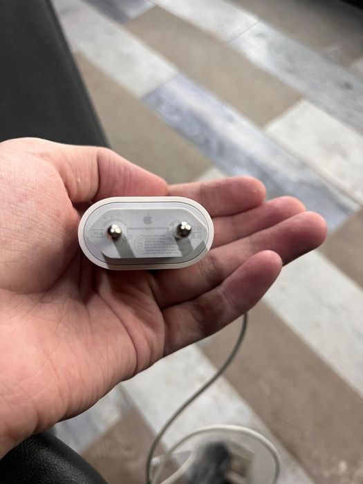 Зарядка для Айфона