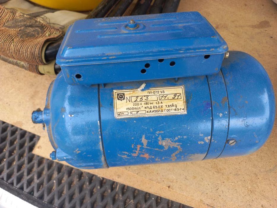 Продам электро двигатели