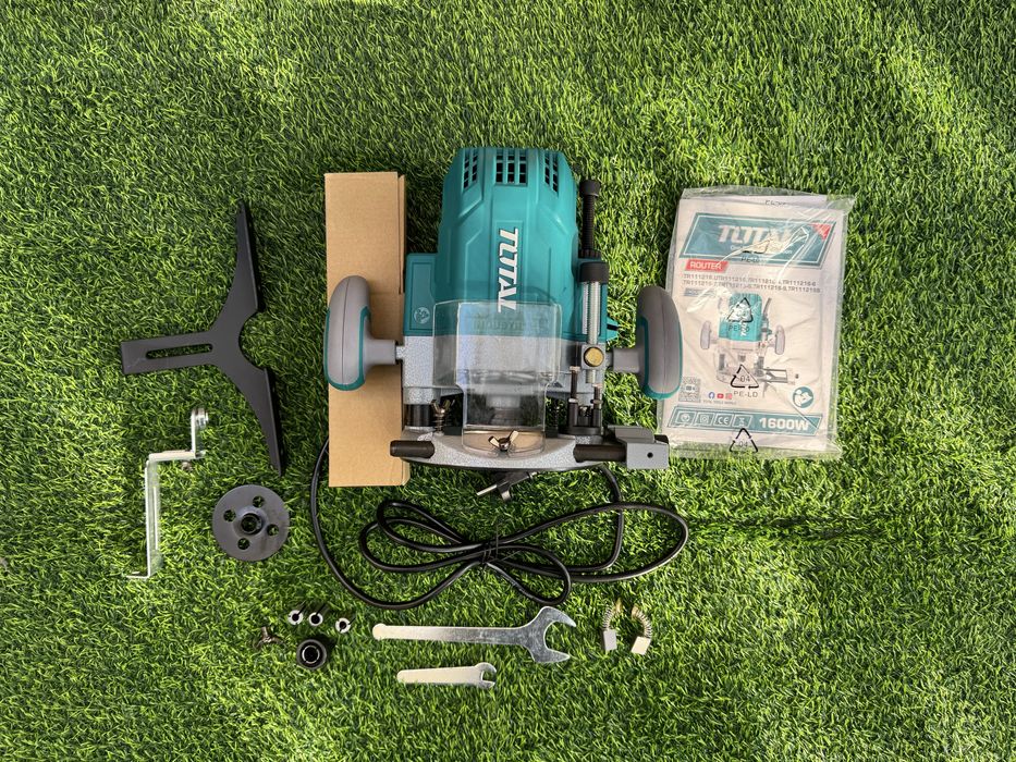 Фрезер вертикальный «TOTAL» 1600 Ватт