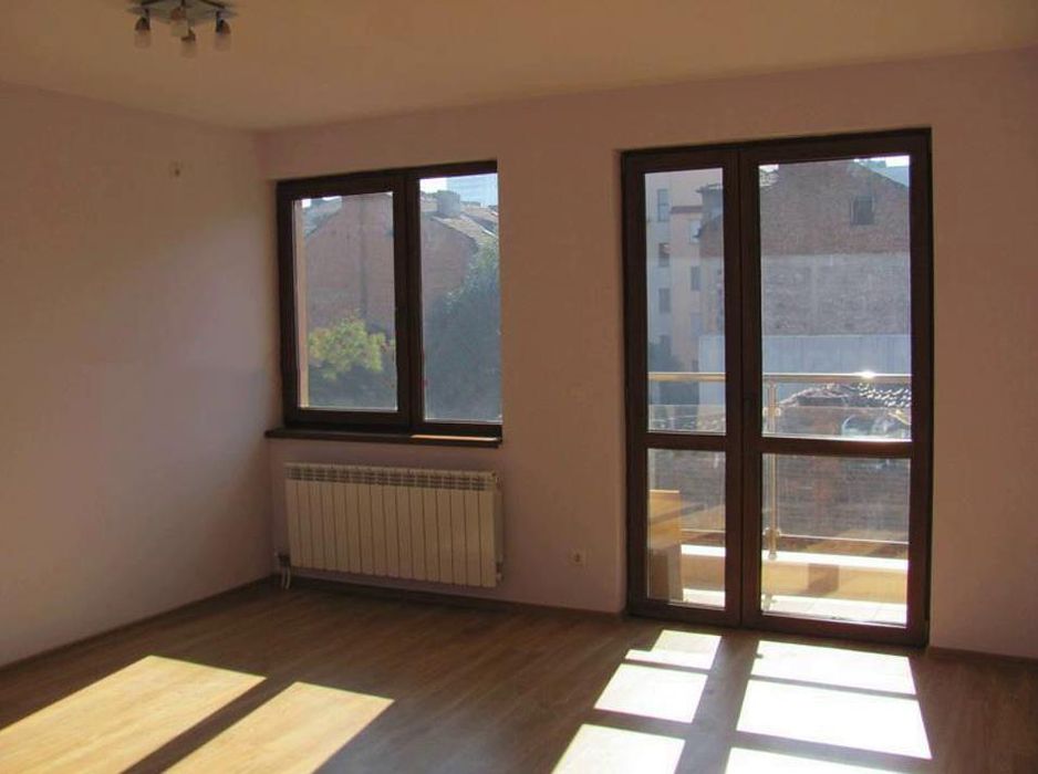 Двустаен апартамент в Центъра на София.