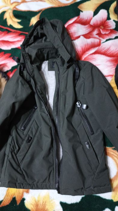 Продам куртки на мальчика