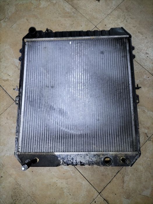 Радиатор охлаждения двигателя