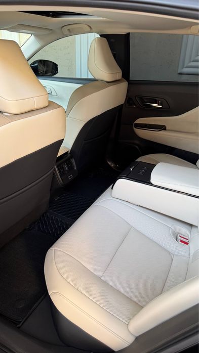 Toyota crown 2024 gibrid