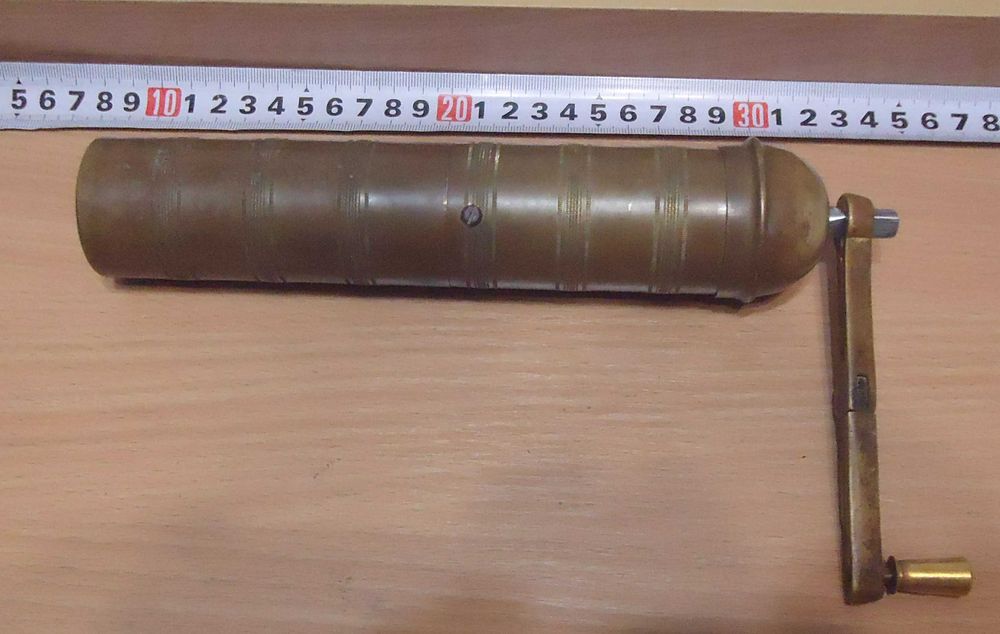 Ръчна мелничка за кафе (подправки)