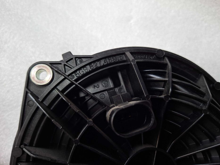 5G9827469D Нова оригинална Емблема за багажник VW Golf 7 Polo T‑Roc