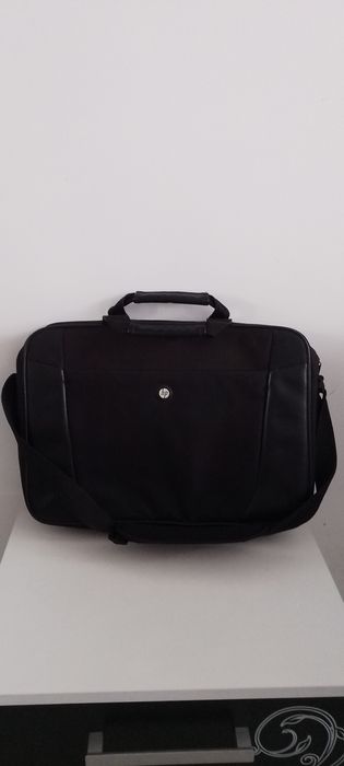 Чанти за лаптоп HP и Estil