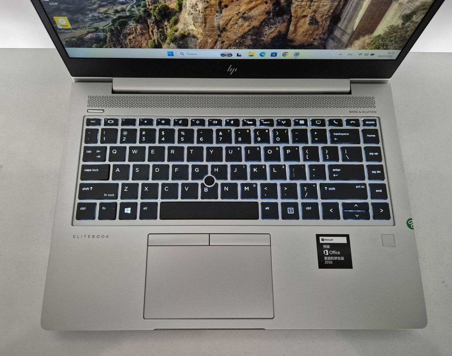 HP EliteBook Ryzen 7 2700U  8/256gb