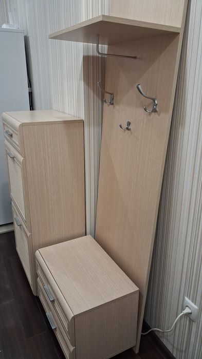 Шкаф для обуви, вешалка