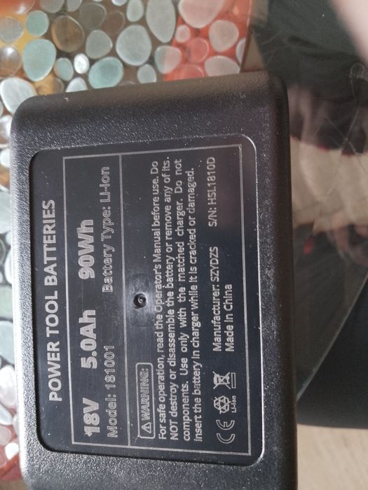 Vând acumulator nou