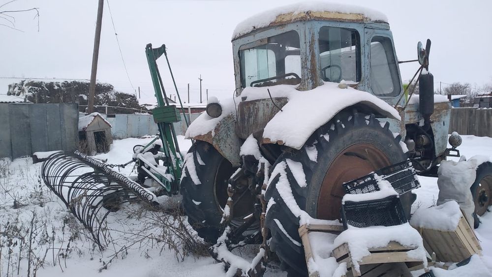 Трактор косилка тырмасымен бар сатылады