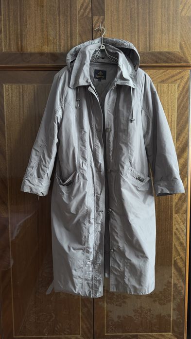 Продам женский демисезонный плащ