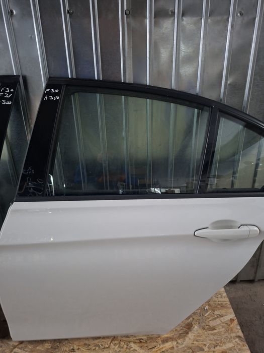 Usa Stanga Fata BMW F30 F31 Spate F30 culoare A300  cu macara și geam