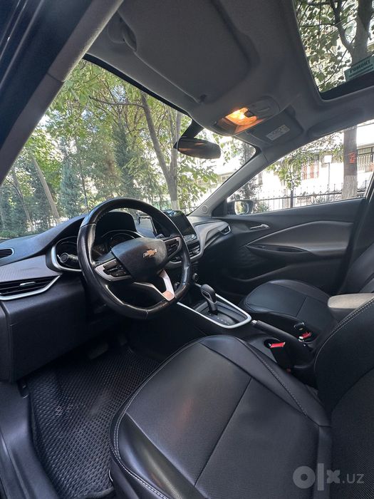 Chevrolet Onix Premier 2