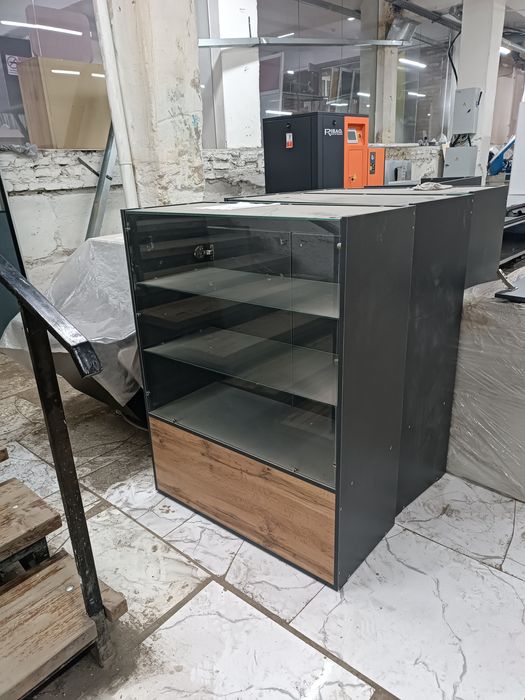 Шкаф со стеклом витрина 3шт