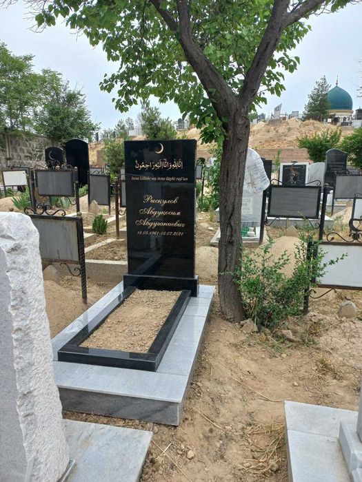 yodgorliklar qabr toshlari. Памятники надгробные