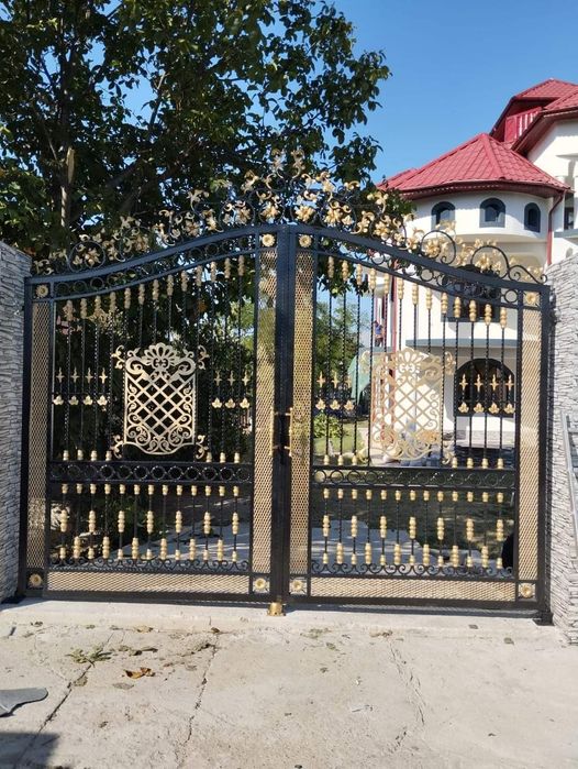 Porți și garduri din fier forjat