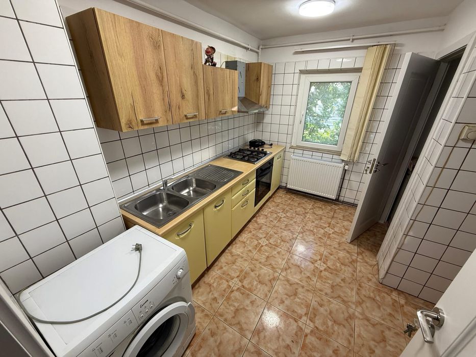 Ofer spre închiriere Apartament 3 camere in Micro 16