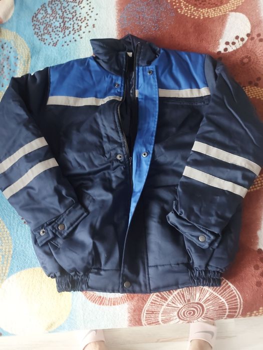 Продавам работно облекло