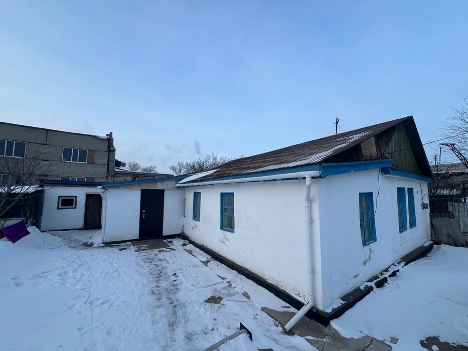 Продам дом в центре города.