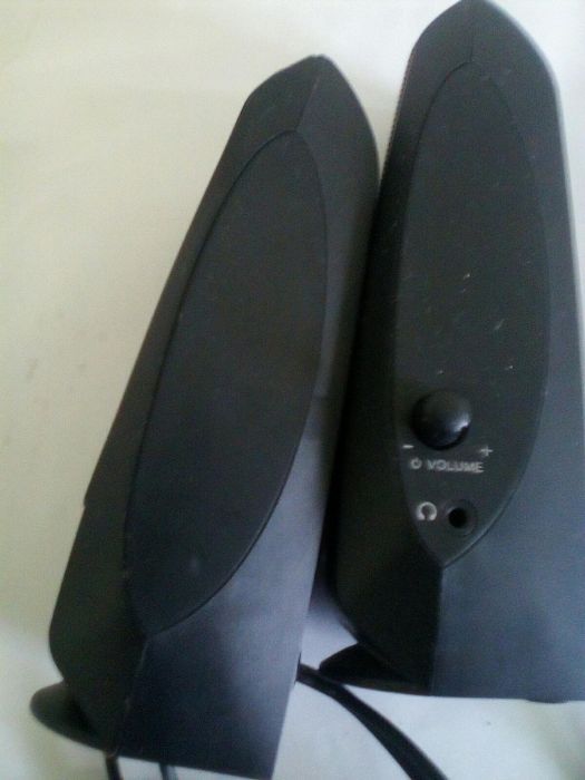 Boxe computer culoare neagra stare buna tehnic si vizual .