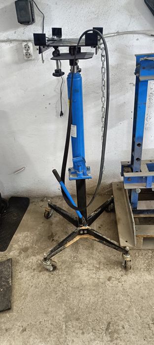 Гаражное оборудование , подъёмник