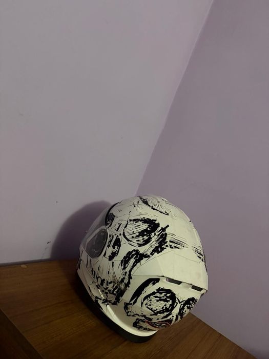 Vând cască moto SMK