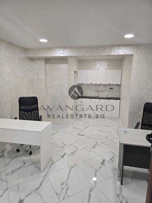 Продава се Офис в Пловдив, Кършияка - 32 кв.м за 2469 €/кв.м - Снимка #1
