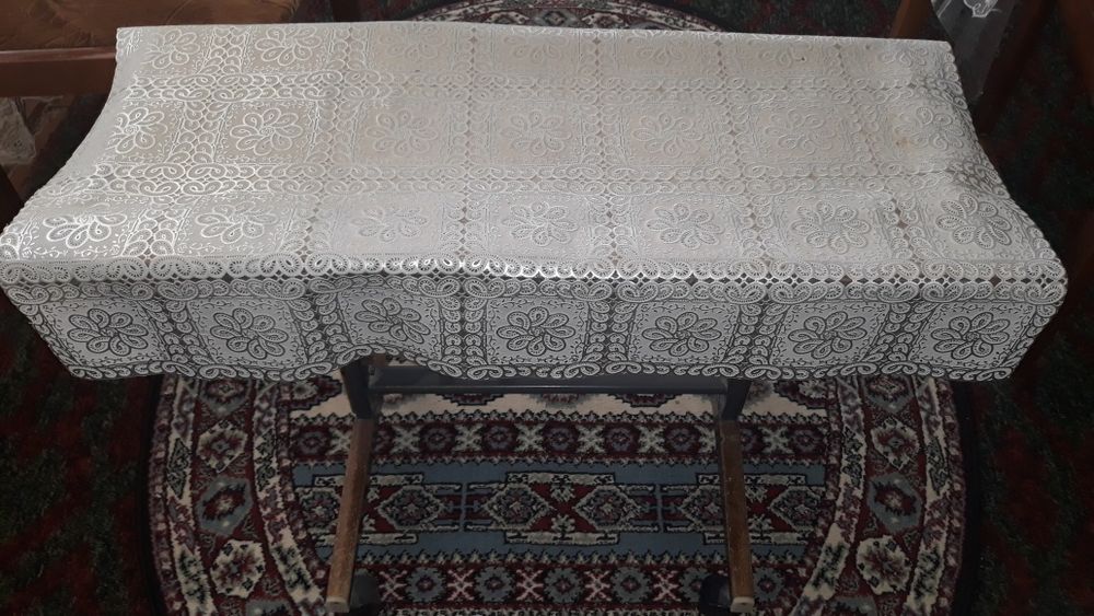 Телевизор подставкаси сотилади