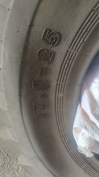 Шина от погрузчика