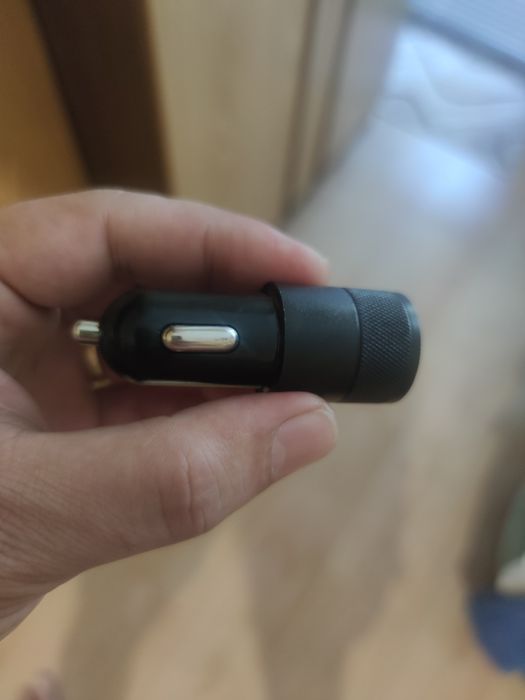 зарядни за телефон за автомобил