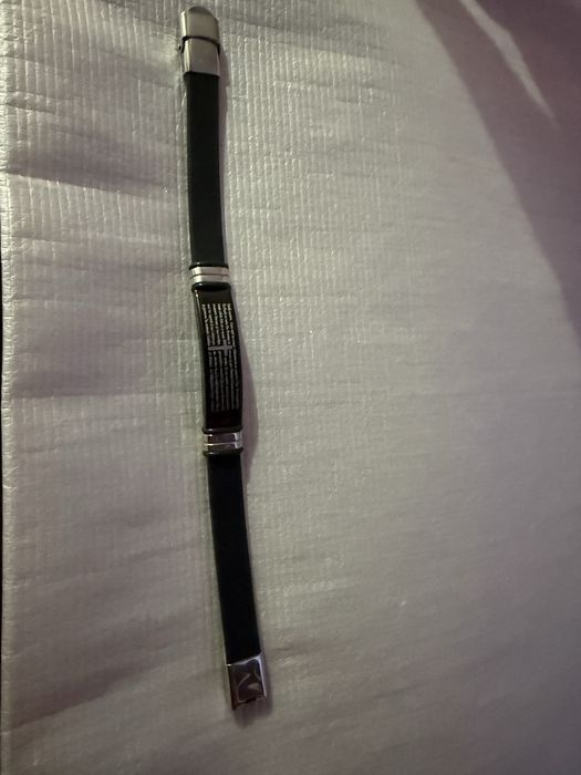 Bratara cu motiv religios