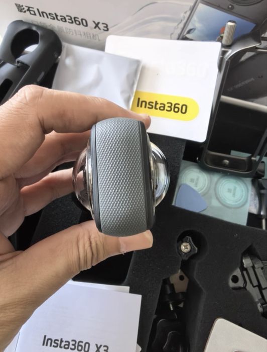 insta 360 x3 camera