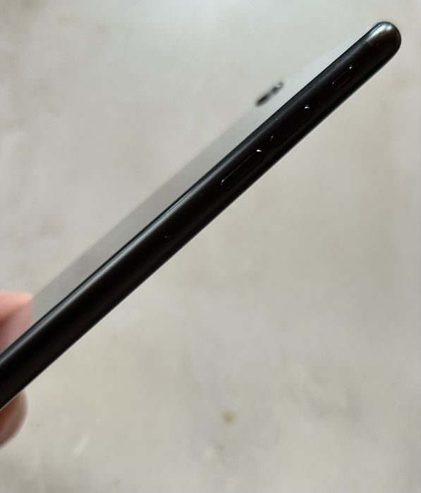Vand iPhone SE-impecabil