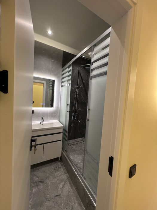 Mirobod bozari yonida 2 xona uy 7 etaj sotiladi