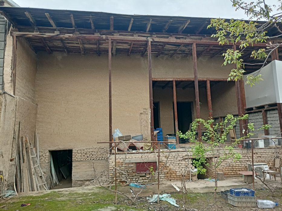 Uchastka sotiladi 3.5 sotih nazarbek harakat mahalada