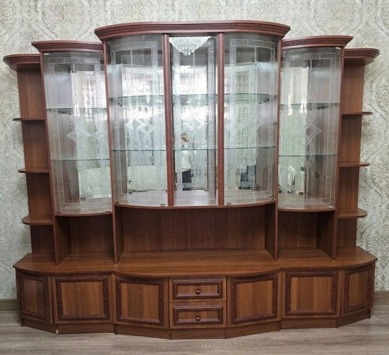 Стенка горка для гостиной