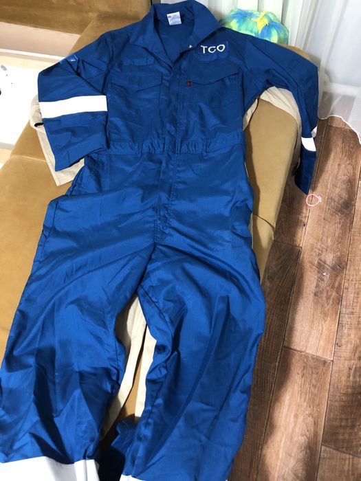 Комбенизоны ,курткиТшо,перчатки