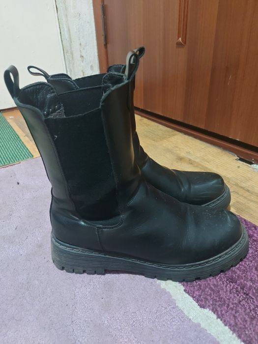 Отдам даром женские сапоги