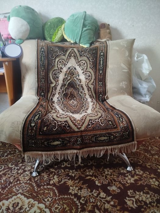 Диван старый и 2 кресла старые