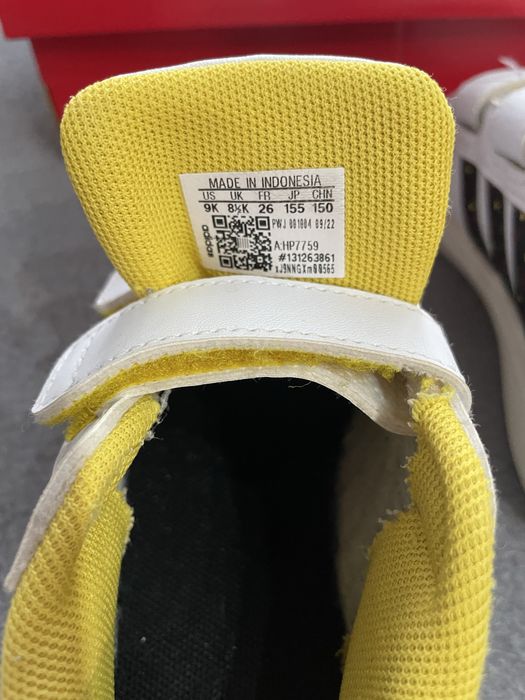 Спортни обувки Adidas  и обувки тип пантофки на  еднорог