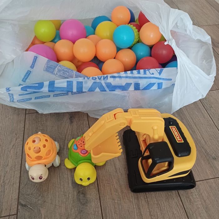 Игрушки шарики  .